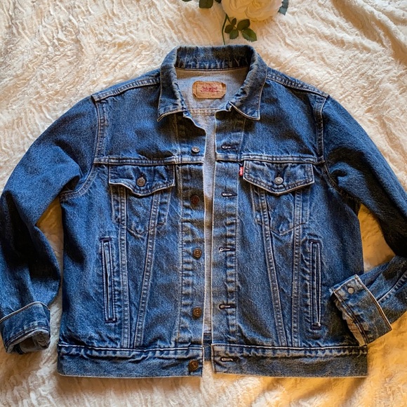 Vintage Levi's denim jacket, straighter trucker style size 44R fits like M/S